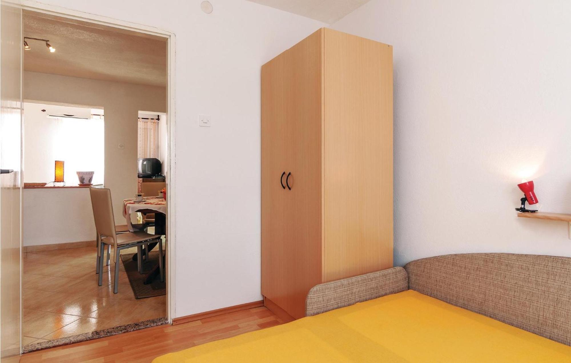 Beautiful Apartment In Vir With Wifi Экстерьер фото